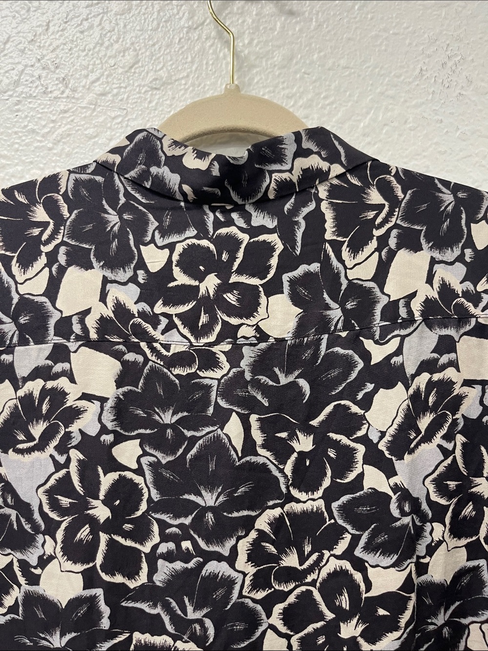 All Saints Tiergarten Men’s Floral Button-Down Shirt - Black & Cream
#1285 - Picture 4 of 4